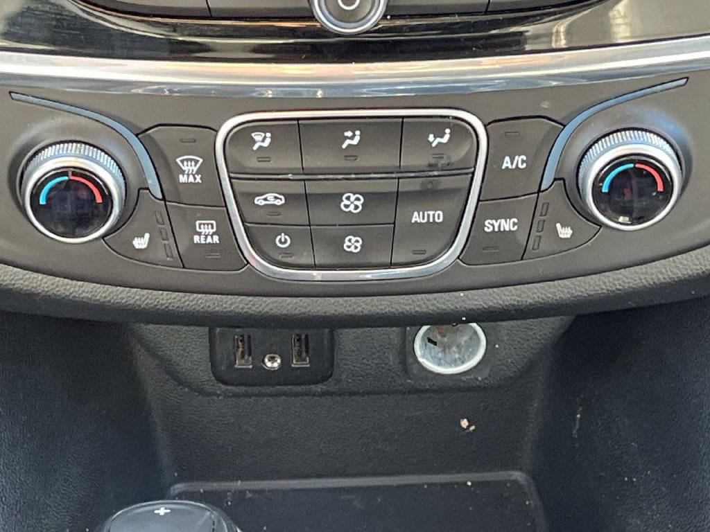 Used 2018 Chevrolet Traverse LT w/ LPO, 'HIT The Road' Package FWD image 17