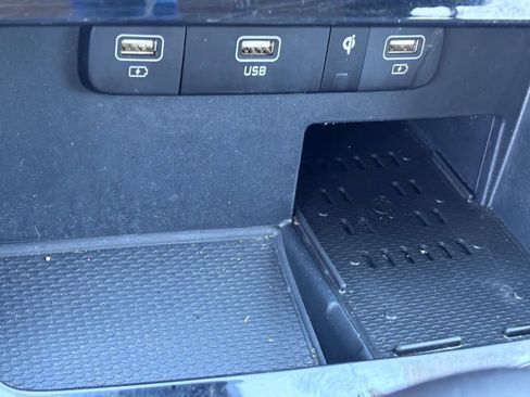 Used 2023 Kia Carnival SX Prestige FWD image 31