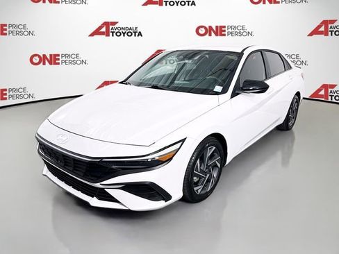 Used 2025 Hyundai Elantra Sport w/ Cargo Package FWD image 3
