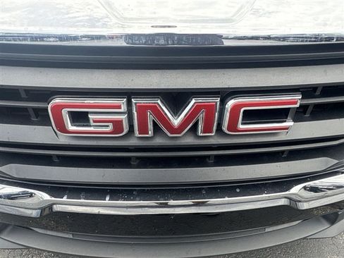 Certified 2024 GMC Terrain SLE w/ Driver Convenience Package FWD image 30