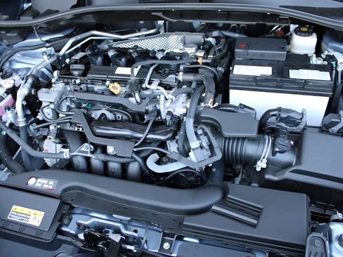 Used 2023 Toyota Corolla Cross L image 24