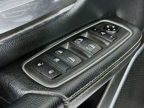 Used 2020 RAM 1500 Laramie w/ Off Road Group image 29