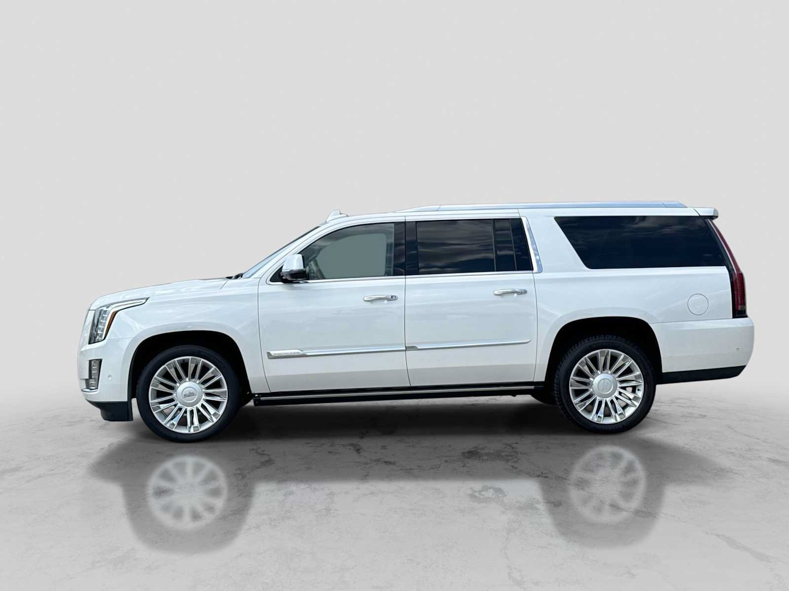 Used 2018 Cadillac Escalade ESV Platinum AWD/4WD image 3