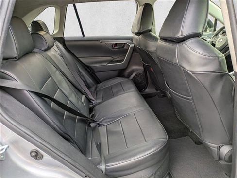 Used 2019 Toyota RAV4 LE image 20