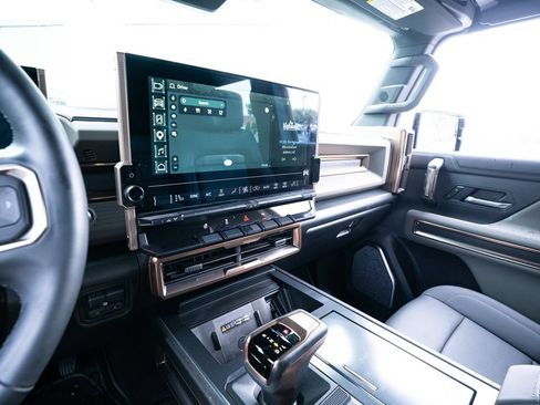 Used 2025 GMC Hummer EV 2X AWD/4WD image 31