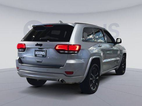 Used 2021 Jeep Grand Cherokee Laredo X image 11