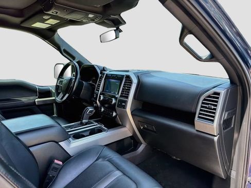 Used 2019 Ford F150 Platinum w/ Equipment Group 701A Luxury AWD/4WD image 13
