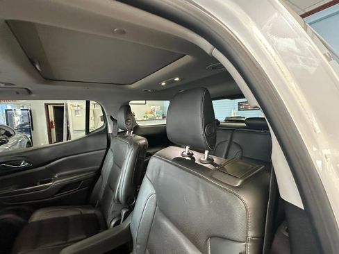Used 2018 GMC Acadia SLT image 25