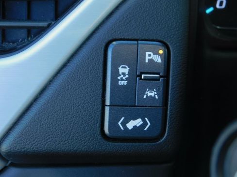 Used 2017 GMC Yukon SLT image 36