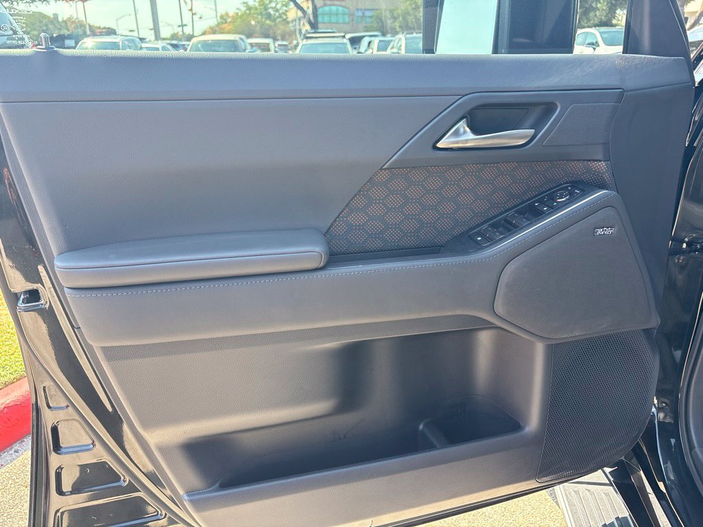 Certified 2024 Lexus GX 550 w/ Cold Area Package AWD/4WD image 12