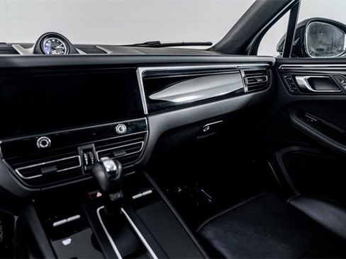 Used 2022 Porsche Macan S w/ Premium Package Plus image 48