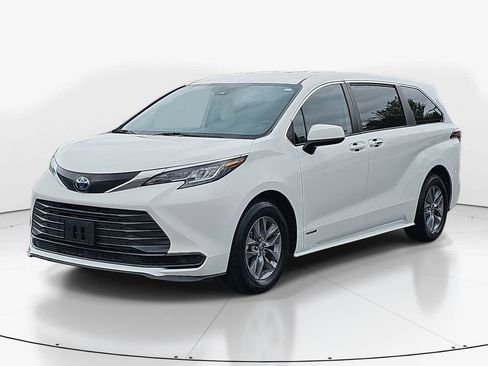 Used 2021 Toyota Sienna LE FWD image 11
