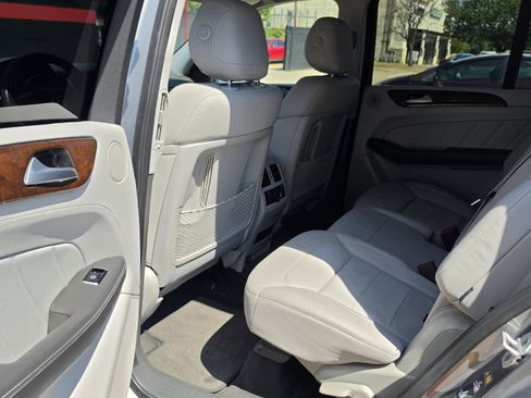 Used 2015 Mercedes-Benz GL 320 BlueTEC 4MATIC w/ Premium I Package image 22