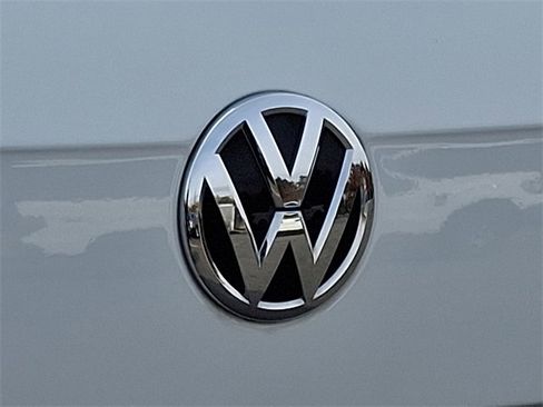 Used 2021 Volkswagen Tiguan SE image 25