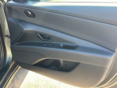 Certified 2025 Hyundai Elantra Sport FWD image 14