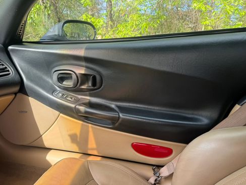 Used 2002 Chevrolet Corvette Convertible w/ Preferred Equipment Group2 image 7