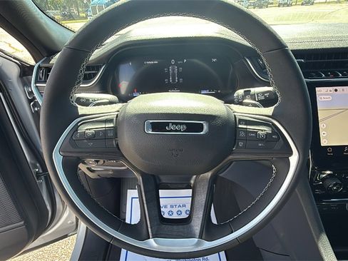 New 2025 Jeep Grand Cherokee Limited image 21