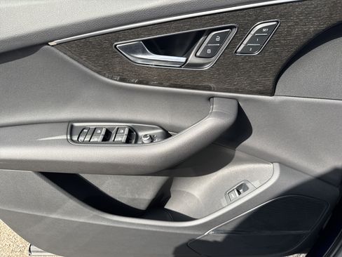 Used 2022 Audi Q7 Premium Plus w/ Premium Plus Package image 9