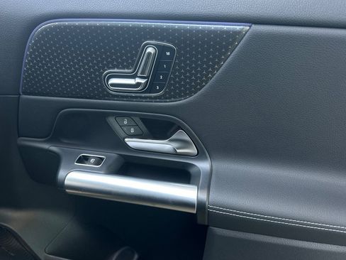 New 2025 Mercedes-Benz GLA 250 image 32