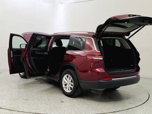 Used 2023 Jeep Grand Cherokee L Laredo w/ Luxury Tech Group I image 11