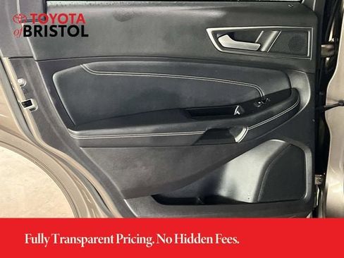 Used 2019 Ford Edge Titanium AWD/4WD image 16