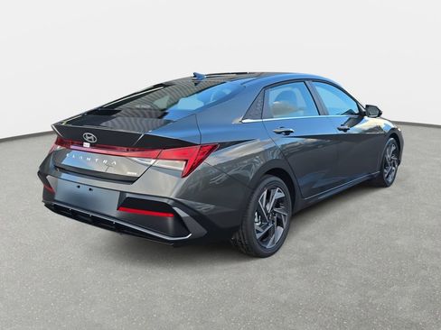 New 2026 Hyundai Elantra Limited image 5