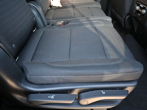 Used 2022 GMC Yukon SLE AWD/4WD image 46