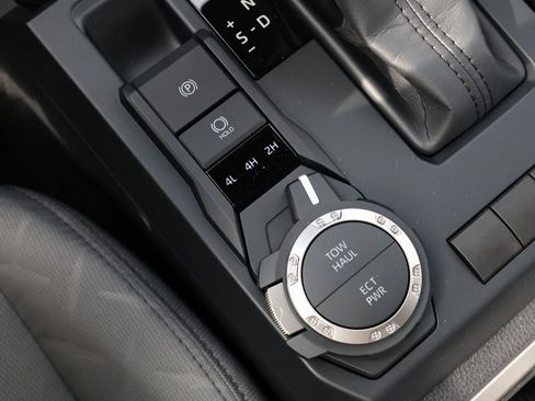 New 2026 Toyota Tacoma SR5 AWD/4WD image 4
