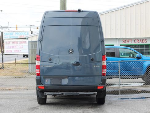 Used 2018 Mercedes-Benz Sprinter 2500 image 6
