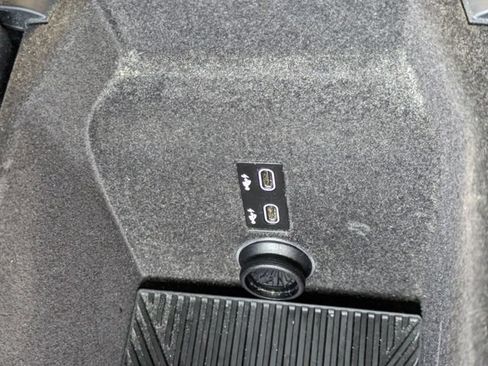 Used 2024 BMW 740i RWD image 30