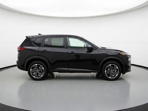Used 2025 Nissan Rogue SV FWD image 11