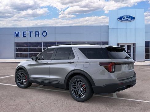 New 2026 Ford Explorer ST-Line w/ ST-Line Street Pack AWD/4WD image 5