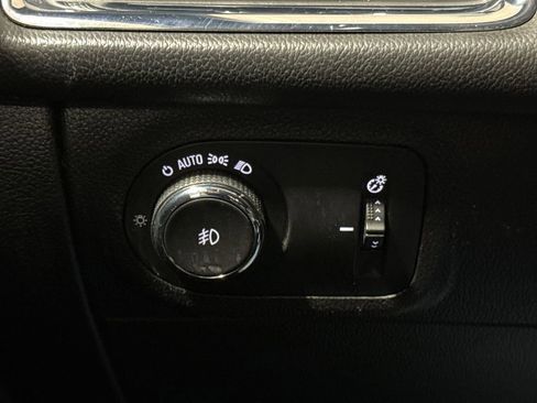 Used 2016 Chevrolet Cruze Premier image 19