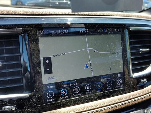 Used 2020 Chrysler Pacifica Limited w/ Advanced Safetytec Group FWD image 16