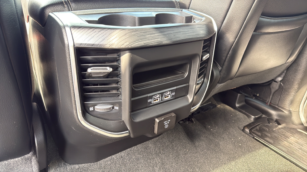 Used 2023 RAM 1500 Laramie AWD/4WD image 18