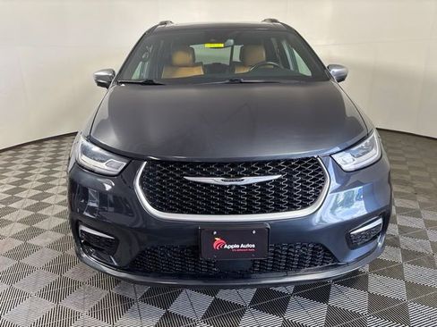 Used 2021 Chrysler Pacifica Pinnacle AWD/4WD image 2