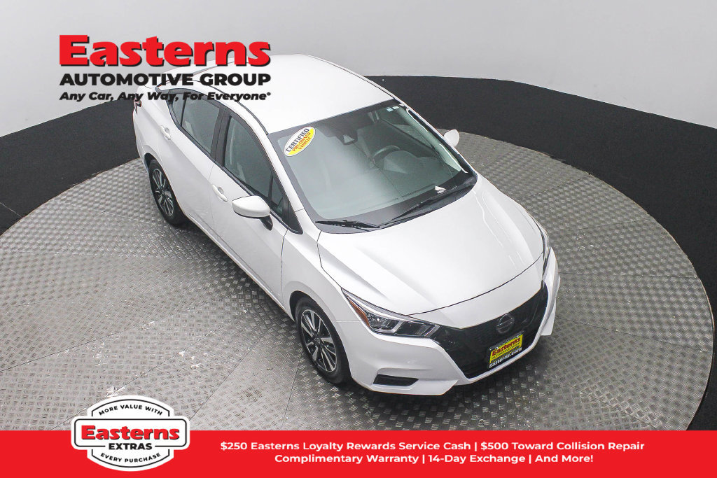 Used 2022 Nissan Versa SV FWD image 4