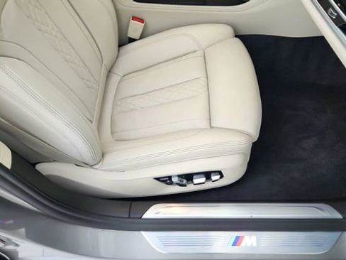 Used 2022 BMW 740i xDrive w/ M Sport Package image 24