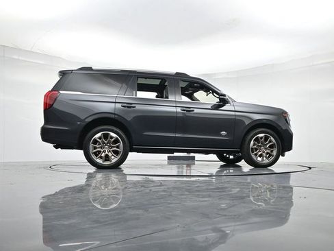 New 2025 Ford Expedition King Ranch image 32