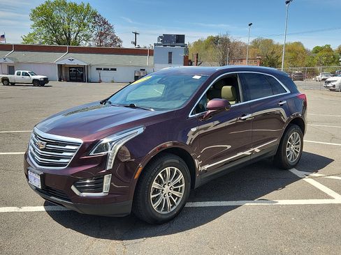 Used 2018 Cadillac XT5 Luxury w/ Driver Awareness Package AWD/4WD image 3