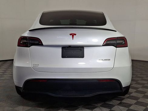 Used 2023 Tesla Model Y Performance image 5