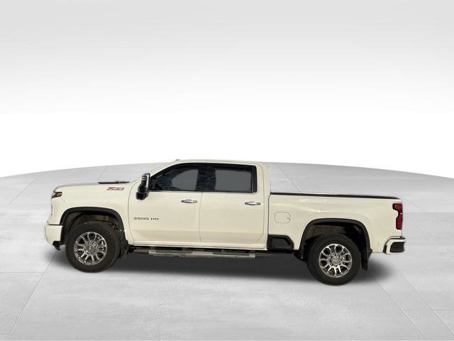Used 2025 Chevrolet Silverado 3500 LTZ w/ Z71 Chrome Sport Edition AWD/4WD image 4