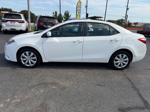 Used 2015 Toyota Corolla LE FWD image 16