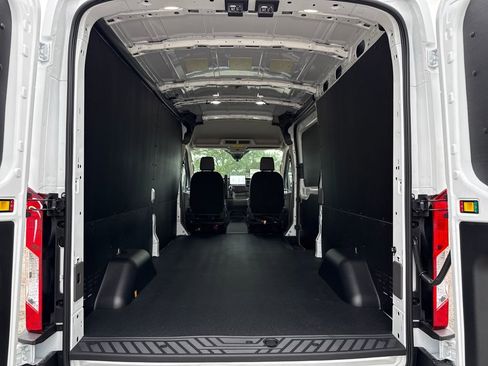 New 2026 Ford Transit 250 148 Medium Roof image 21