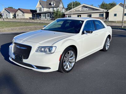 Used 2019 Chrysler 300 Touring w/ Chrome Appearance Package