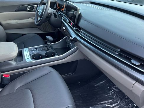 New 2026 Kia Carnival image 17