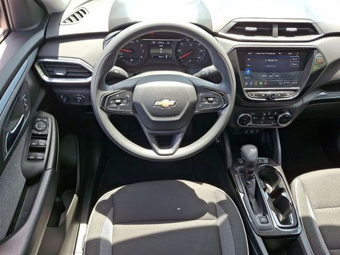 Used 2023 Chevrolet TrailBlazer LT w/ Convenience Package FWD image 21