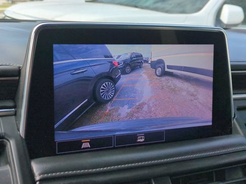 Used 2021 Chevrolet Tahoe Z71 w/ Rear Media and Nav Package AWD/4WD image 19