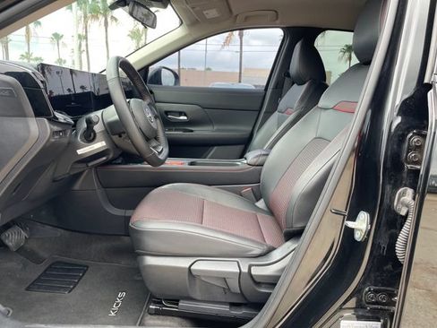 Used 2025 Nissan Kicks SR AWD/4WD image 9