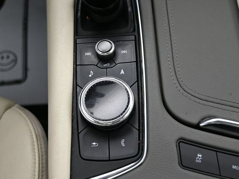 Used 2020 Cadillac XT6 Premium Luxury FWD image 21